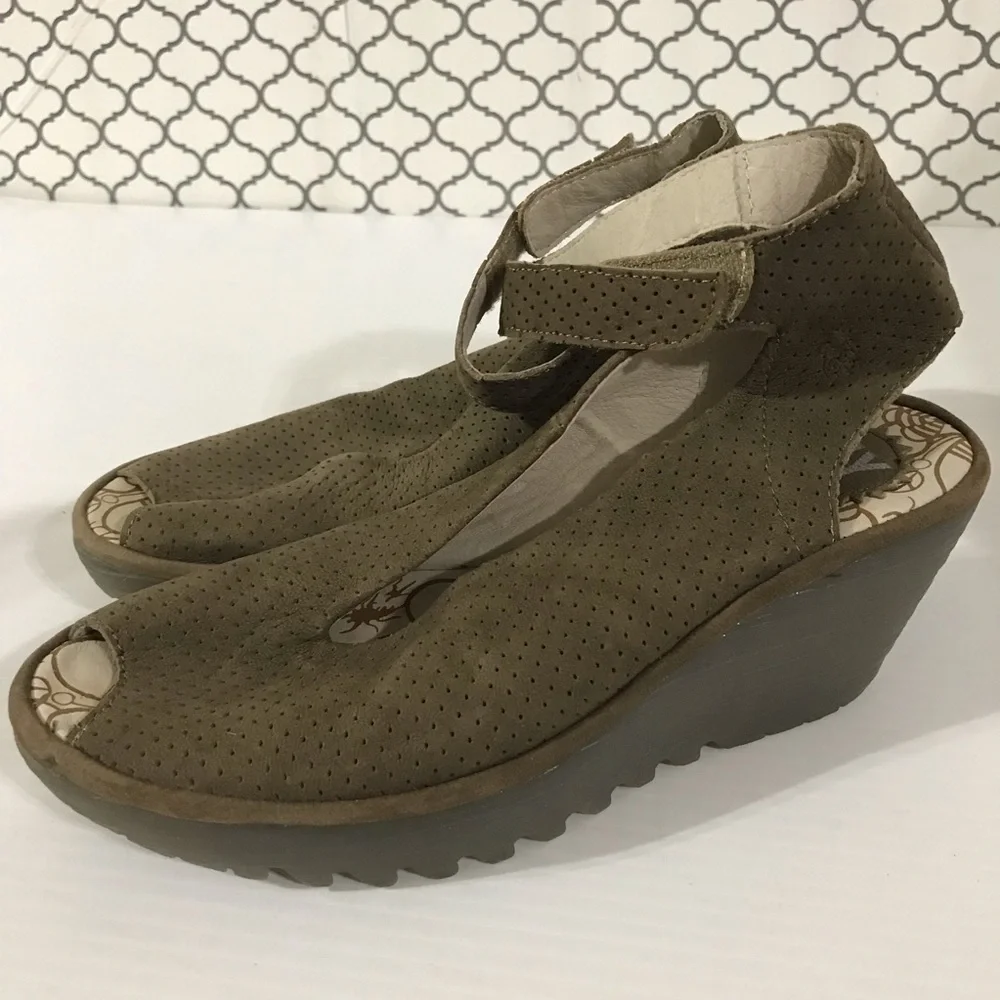 Fly London Yala Sandals Shoes Womens Size 7.5-8 US 38 EU Brown Leather Strappy